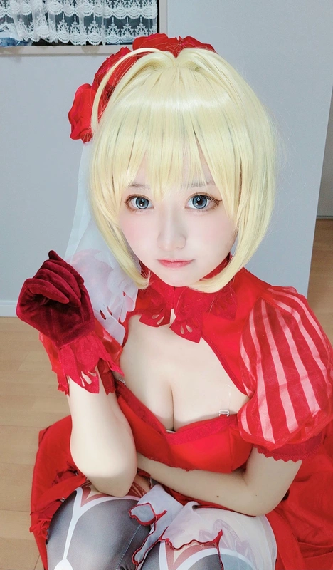 尼禄红礼服 - 千阳(ちよ)